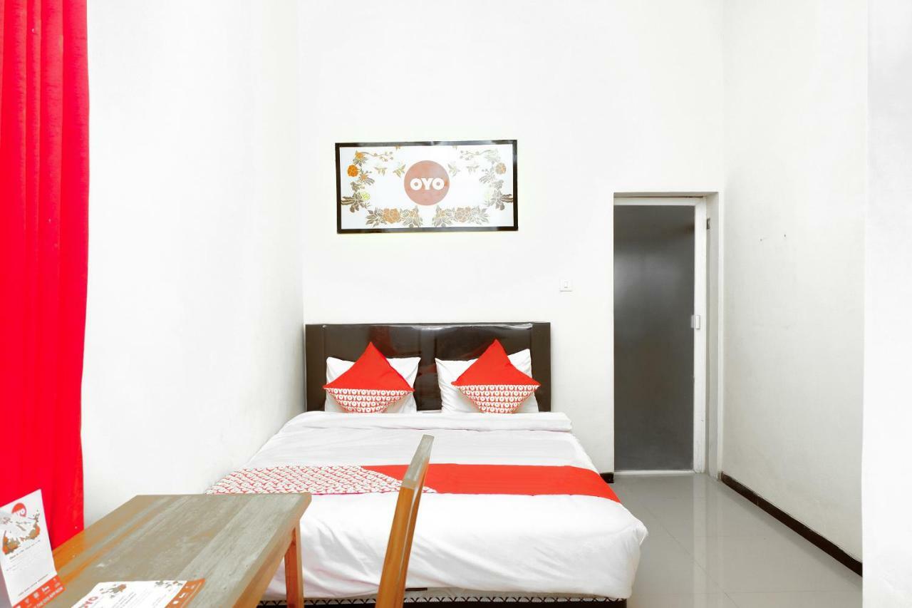 Oyo 314 Emas 23 Guest House Syariah Malang Exterior photo
