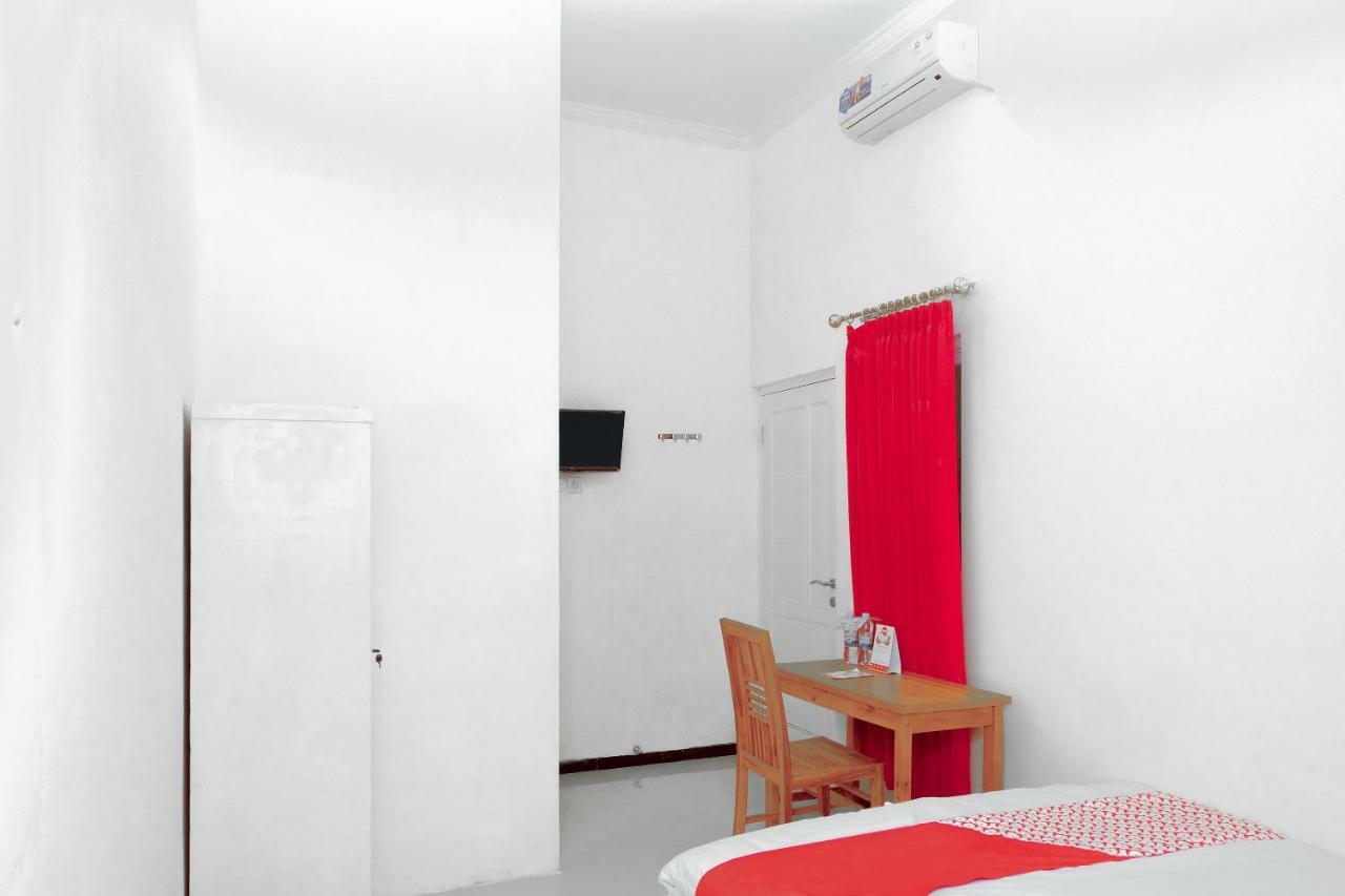 Oyo 314 Emas 23 Guest House Syariah Malang Exterior photo